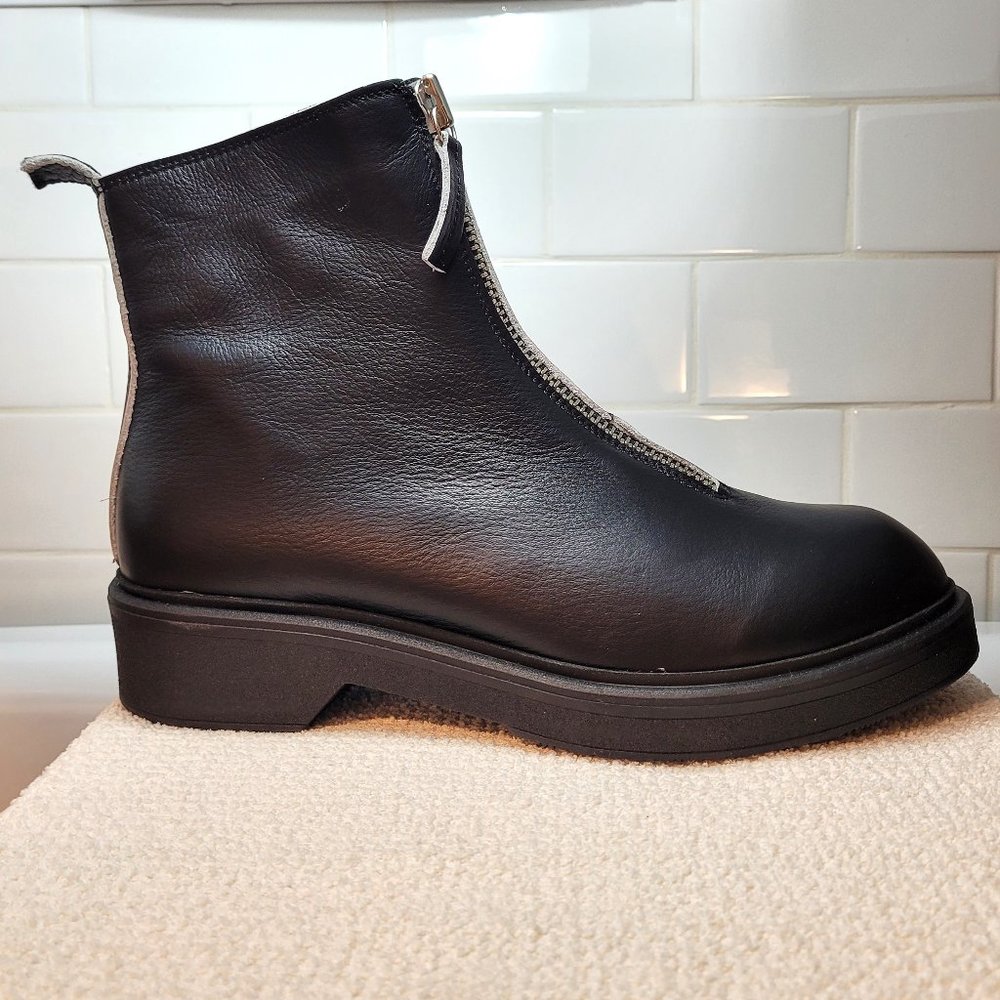 Bueno Gable Ankle Boot Black Leather Size 41 NWT